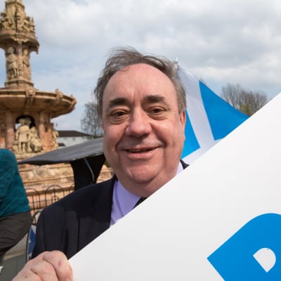SNP:s tidigare ledare Alex Salmond i Skottland som för kampanj för sitt nya parti Alba