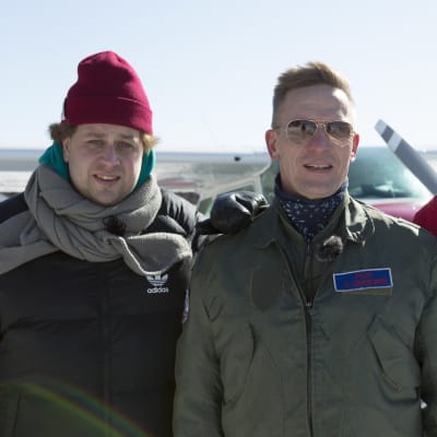 Viki, Sami Saikkonen ja Köpi pienlentokentällä