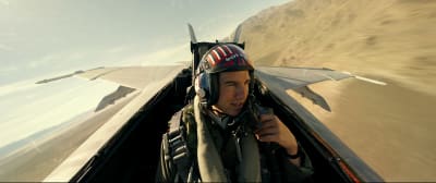 Tom Cruise lentää hävittäjää uudessa Top Gunissa.