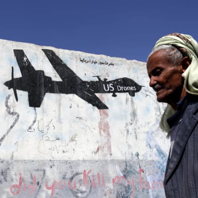 Anti-amerikansk graffiti i Sanaa i Jemen.