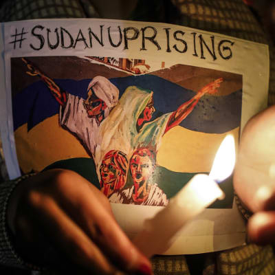Sudaneser samlas i Kenya för att visa sitt stöd för pro-demokratidemonstranter.