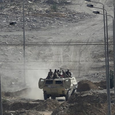 Egyptiskt militärfordon nära Gazaremsan den 2 juli 2015.