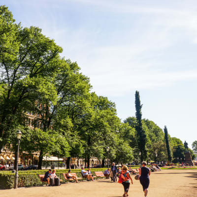 Esplanadsparken under en sommardag.