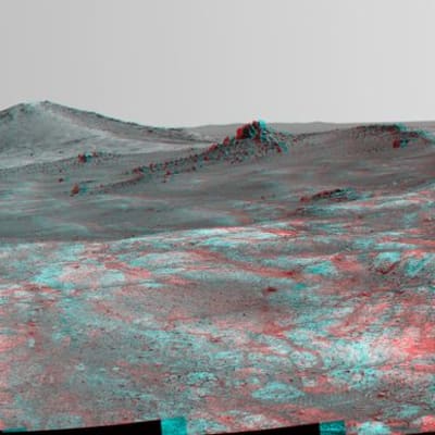 Mars-mönkijä Opportunityn ottama stereograafinen panoraama 'Spirit of St. Louis' -nimisestä kraaterista Marsissa maaliskuun lopulta 2015. 
