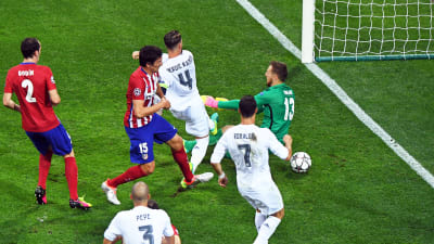 Sergio Ramos gör 1-0 till Real.