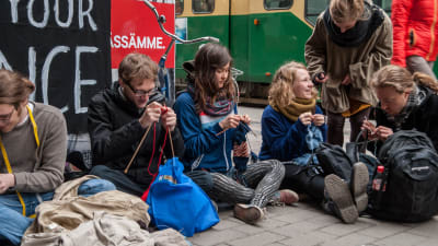 Demonstration mot klädindustrins utnyttjande av arbetare i Bangladesh, 2013.