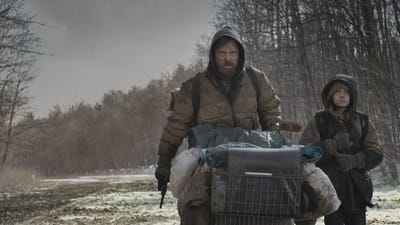 bild ur filmen the road med viggo mortensen och kodi smit-mcphee