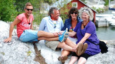 Jontti Granbacka, Benny Törnroos, Lise Torstensen och Kari-Anne Torstensen på Brännskär i Åbolands skärgård