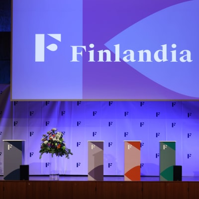 Juontajien paikat Finlandia-palkintojuhlassa.