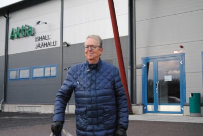 Porträttbild på Jan Lindholm.