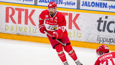 Axel Holmström på isen.
