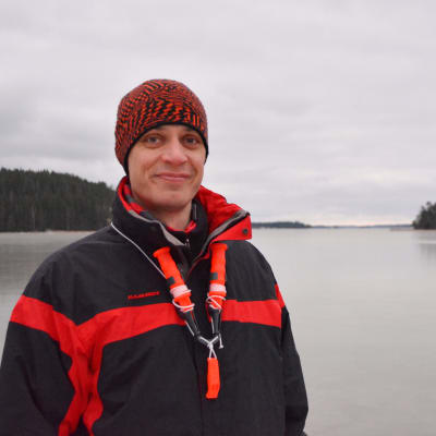 Isforskaren Patrick Eriksson vid Pernåviken.