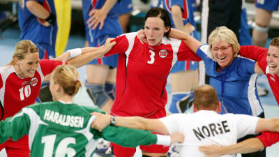 Katja Nyberg firar OS-guldet 2008.