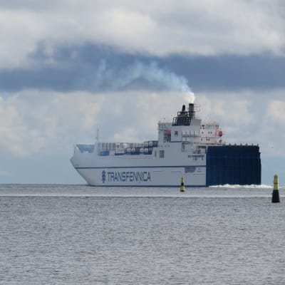 Ett fartyg ute på havet.