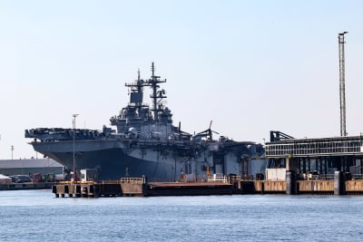Yhdysvaltain laivaston maihinnousutukialus USS Kearsarge on saapunut satamavierailulleen Helsingin Hernesaareen.