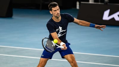 Novak Djokovic laddar upp inför Australien Open.