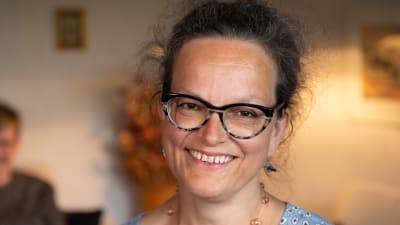 Sjukhusmusiker Anna Brummer ler.