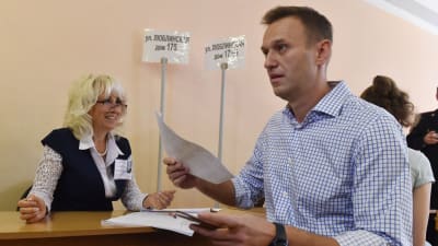 Navalnyj lägger sin röst i kommunalvalet i Moskva på lördagen. 
