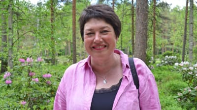 Vasabon Benita Nordgren besökte rhododendronparken i Helsingfors i juni 2015