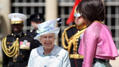 Drottning Elizabeth II och Michelle Obama.