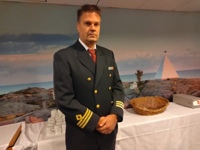 Sebastian Henriksson, kapten på Viking Rosella. 