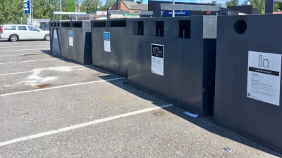 En betydligt renare avfallsstation, dagen efter.