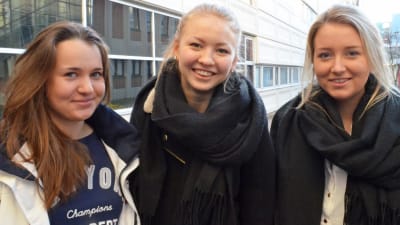 Emma salomäki, Christina Kaski, Ellen Forsell, Unga företagare från Kyrkslätt gymnasium i april 2015