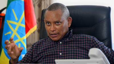 Tigrays regeringschef Debretsion Gebremichael hotar Eritrea med ännu fler attacker om det samarbetar med Etiopien.