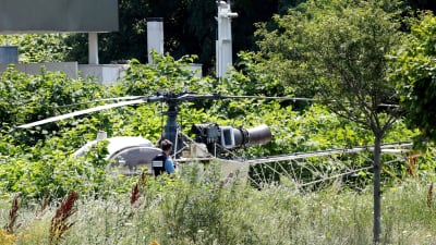 Brottslingen Redoine Faïd flydde från ett fängelse med den här helikoptern som senare hittades övergiven i Gonesse.