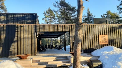The Barös huvudbyggnad i förkolnat trä.
