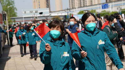 Medicinsk personal som skickades till Wuhan för att kämpa mot pandemin, fick åka hem till Peking när läget normaliserades för ett par veckor sedan.