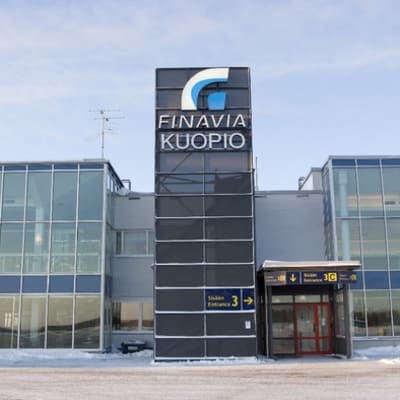 Kuopion lentoasema talvella.