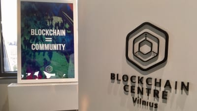 Blockchain Centre Vilnius namn på en affisch
