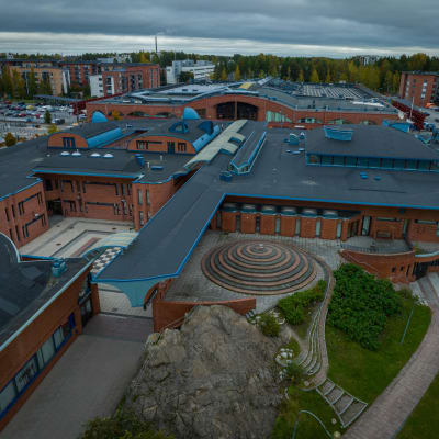 Hervannan keskustan punatiilitalot