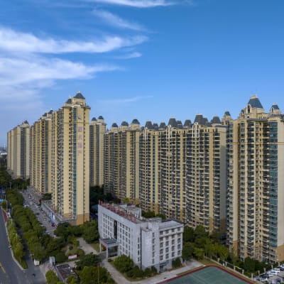 De gigantiska flervåningshusen Evergrande i Östra Kina i Jiangsun. 