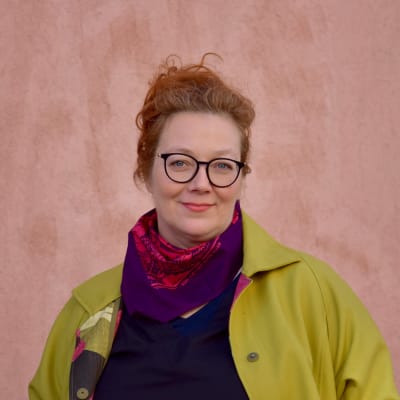 Laura Serkosalo, verksamhetsledare på Textens hus i Helsingfors.