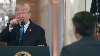 President Donald Trump pekade ilsket på Jim Acosta under presskonferensen i Vita huset den 7 november.