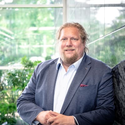 Tampereen yliopiston tietojenkäsittelytieteen professori Pekka Abrahamsson.