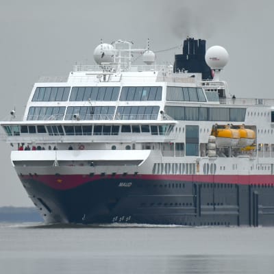 Kryssningsfartyget MS Maud på Themsen i november 2023. 