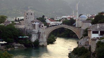 Bron över floden Neretva i Mostar.