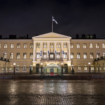 Presidentin linna linnanjuhlien aikaan.