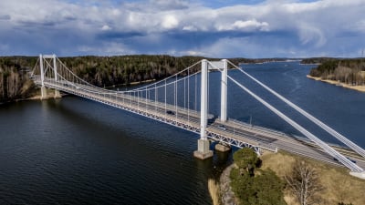Kirjalansalmen silta, Rävsundsbron