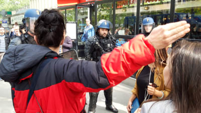 Polisen slog en järnring runt Place d’Italie där demonstrationen avslutades. 