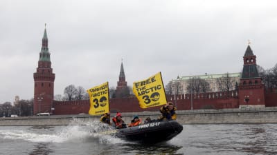 Ryska aktivister kräver att gripna kollegor friges
