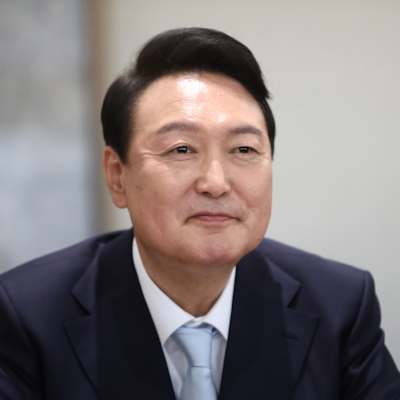Sydkoreas nya konservativa president Yoon Suk-Yeol svors in på presidentposten den 10.5.2022.