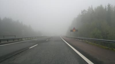 Dimma på motorvägen