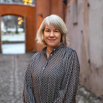 Rauman Lönnströmin museoiden johtaja Silja Lehtonen.