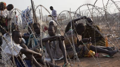 Flytkingar vid FN-lägret i Juba.