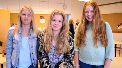 Anna Björkell, Nicole Sinkkonen och Hedvig Djupenström.