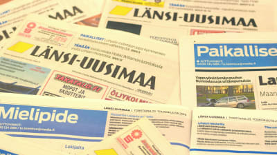 tidningar huller om buller